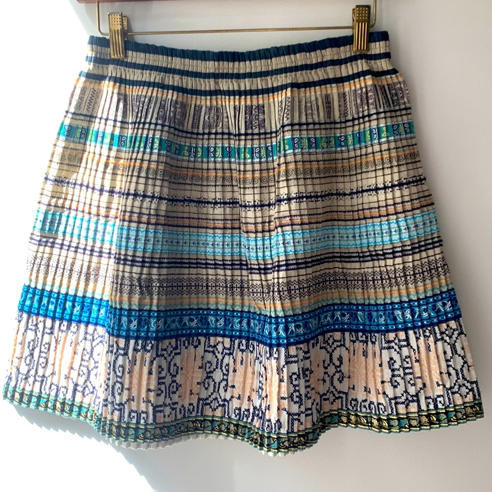 Club Monaco pleated mini skirt.